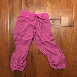 pink ivivva cropped pants